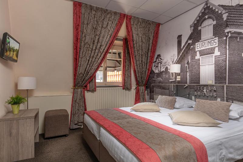 Standard Double Room with Rain Shower image 1