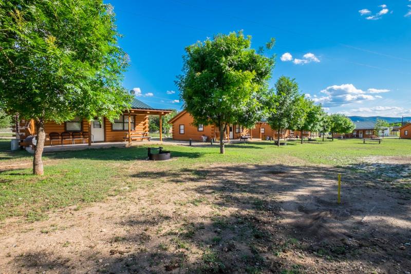 Two-Bedroom Cabin with Two Queen Beds - Sofa Bed 1 image 2