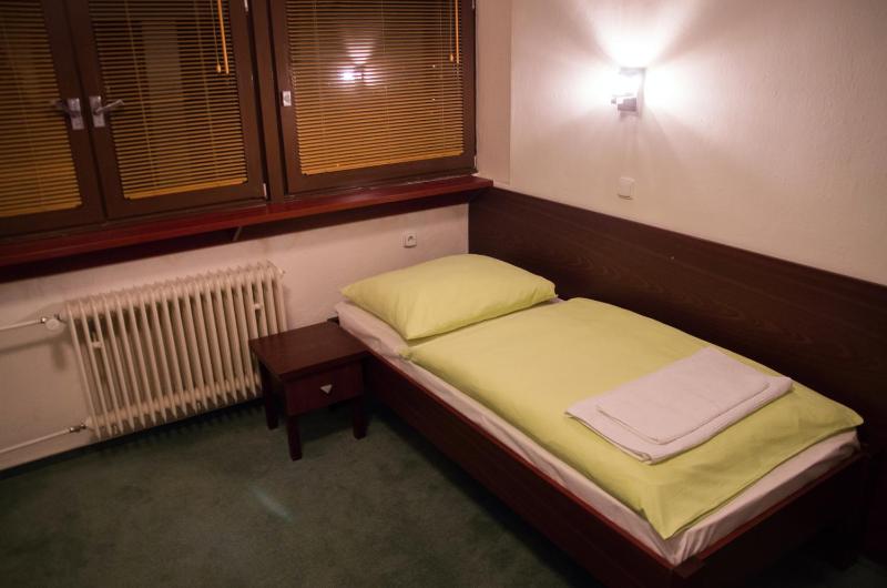 Single Room image 4