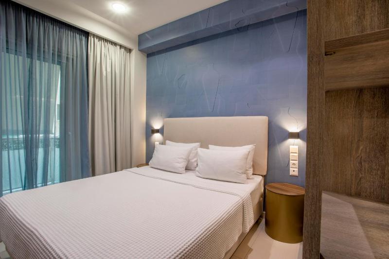 Double or Twin Room image 3