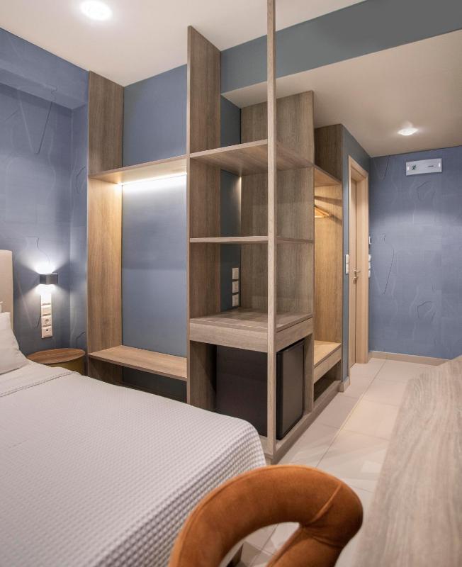 Double or Twin Room image 4
