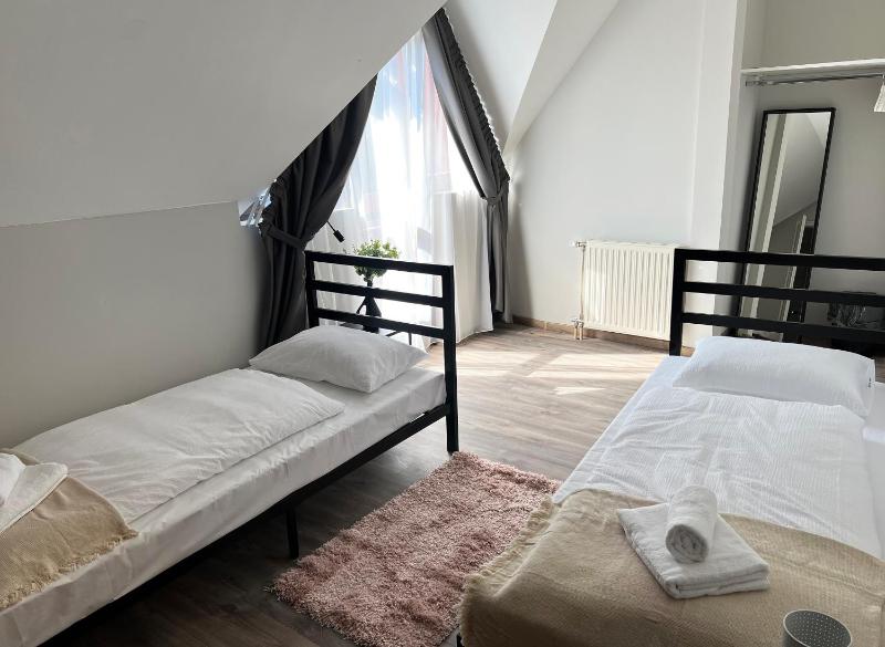 Double Room with Balcony image 3