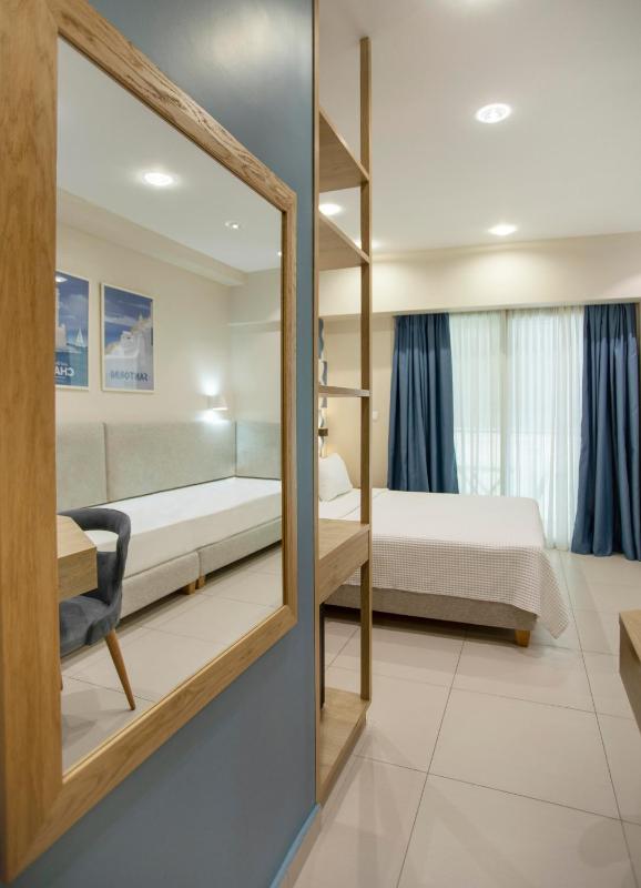 Quadruple Room image 4