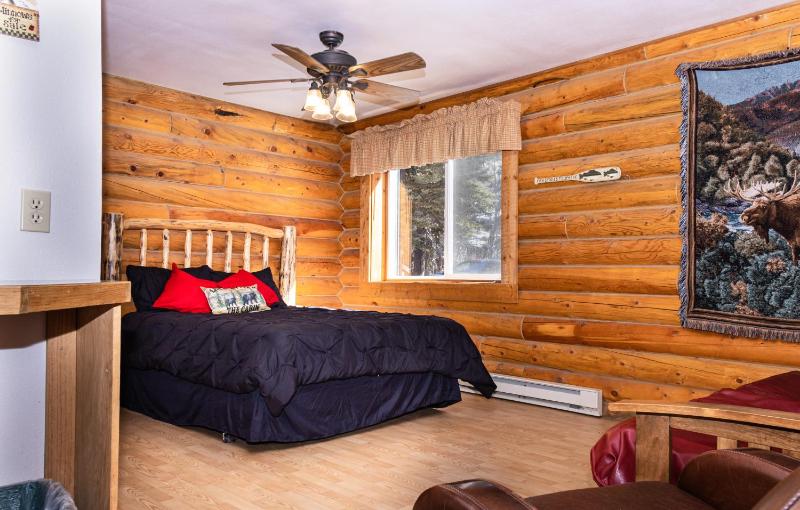 Family Room with Lake View image 2