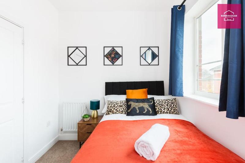 Long Stays in 5 Bedroom Townhouse-9 Beds 2 Bathrooms and Drive - image 20