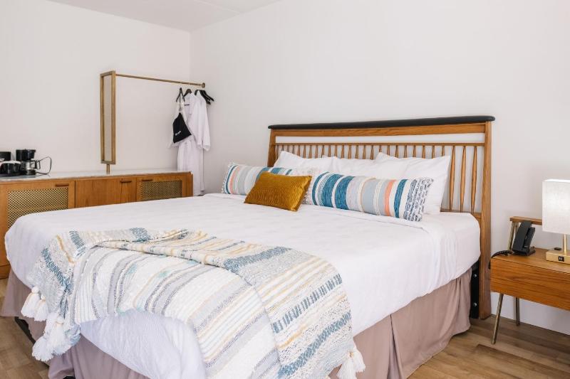 L3 Oasis Hotel - image 3