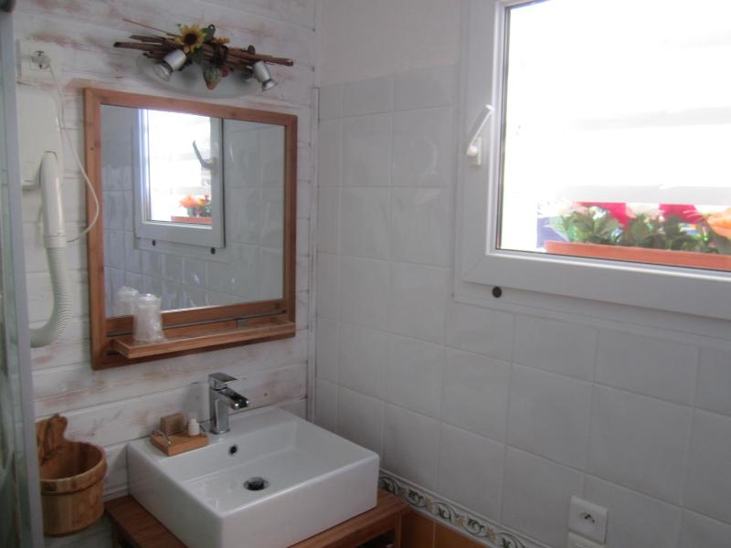 Standard Double Room image 2