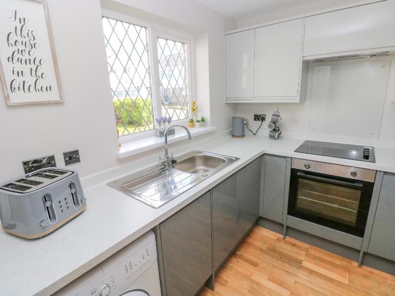 Grooms Cottage - image 4