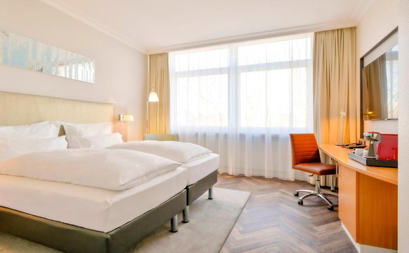 Superior Double Room image 3