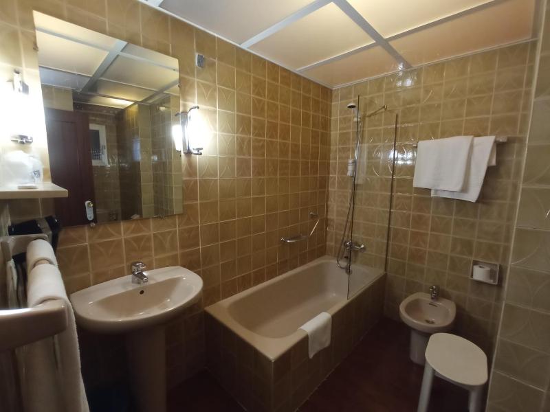 Standard Single Room image 2