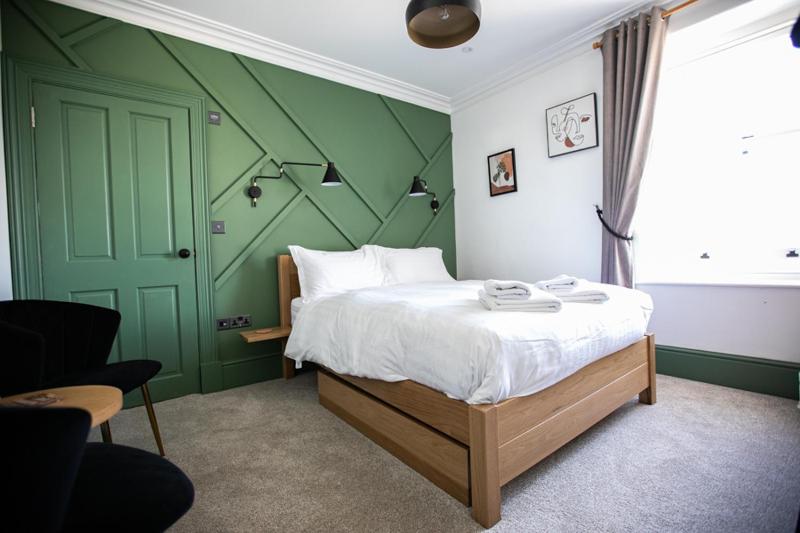 Deluxe Double Room with Shower image 3