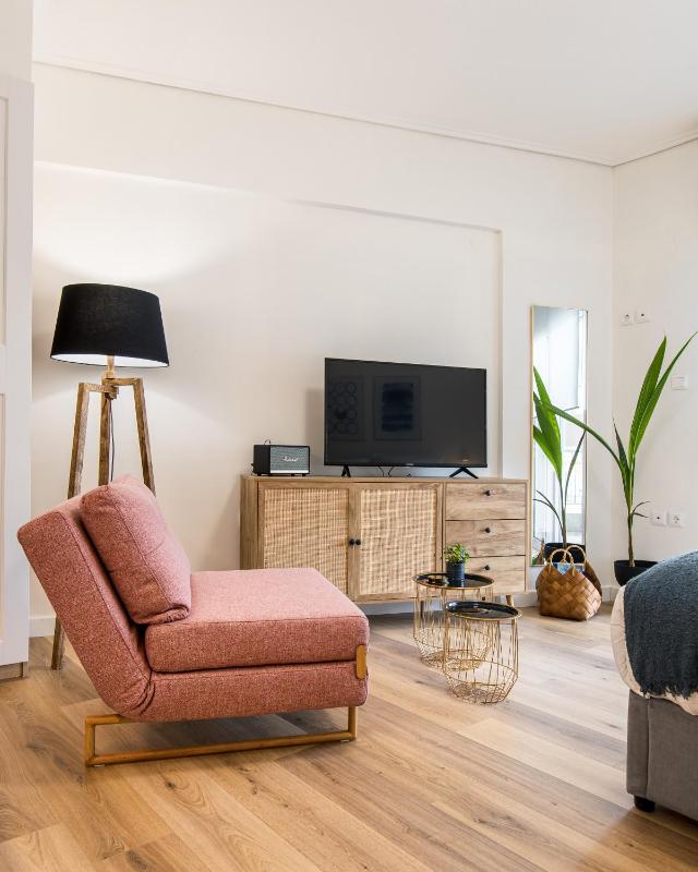 Chic & Comfort Homes in Central Volos # 3 - image 31