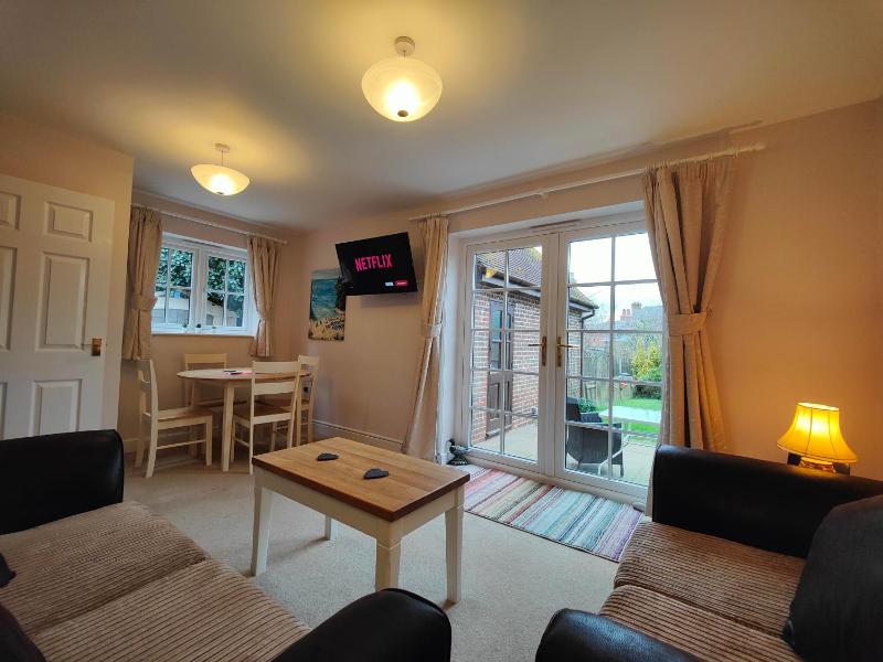 Two-Bedroom House image 2