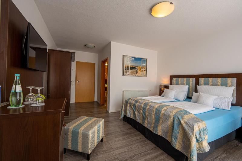 Double Room - Main Building image 4