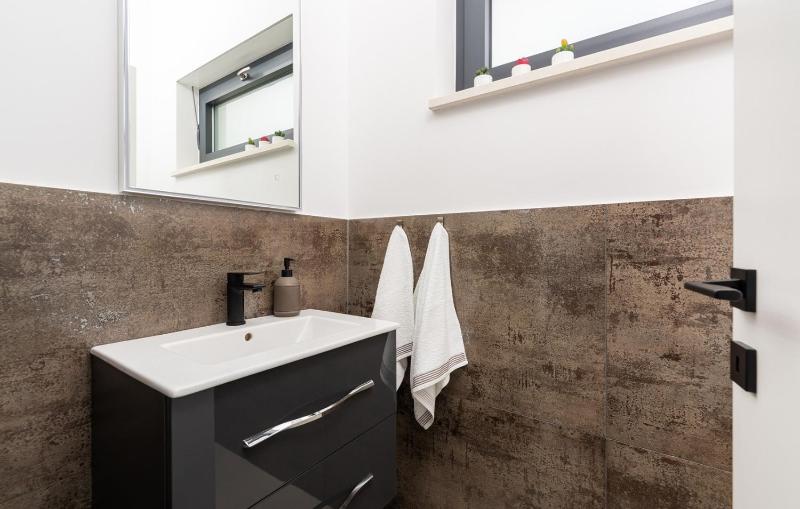Villa Lucia with Jacuzzi and Private Pool - image 13