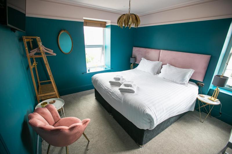 Superior King Room image 1