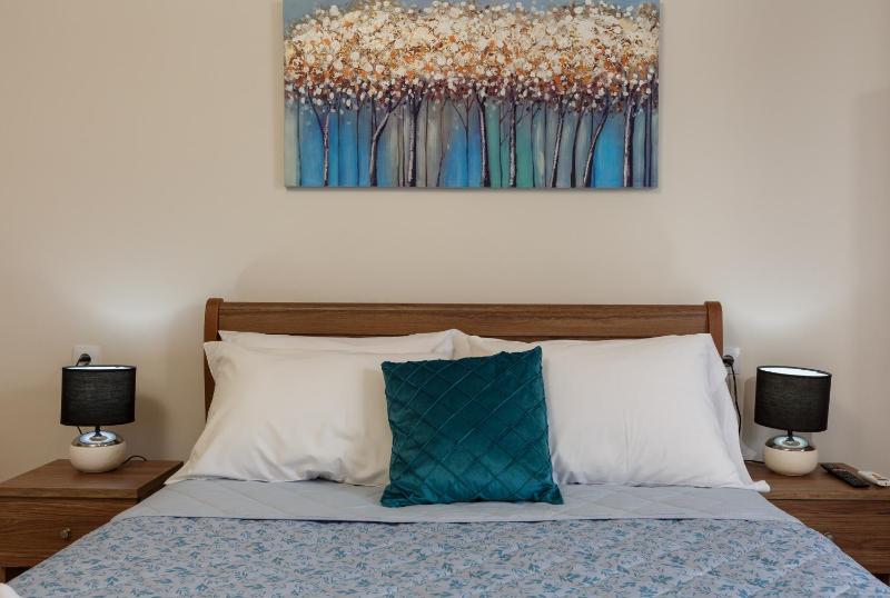 Small Double Room image 2