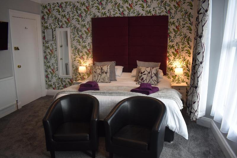 Family Room image 1