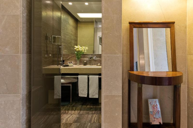 Suite image 3