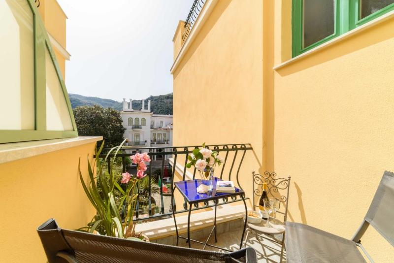 La Camelia Apartment - image 14