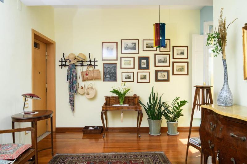 La Camelia Apartment - image 15