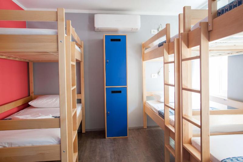 Bed in 6-Bed Mixed Dormitory Room image 2