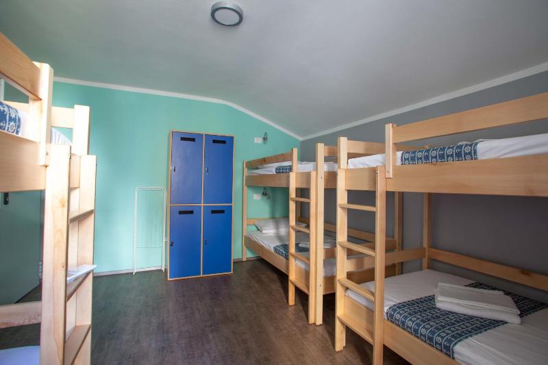 Bed in 6-Bed Mixed Dormitory Room image 4
