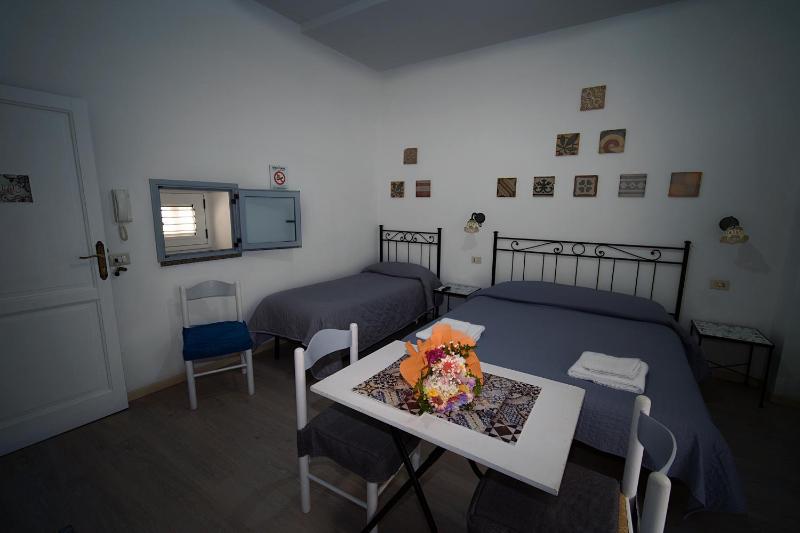 Studio (3 Adults) image 1