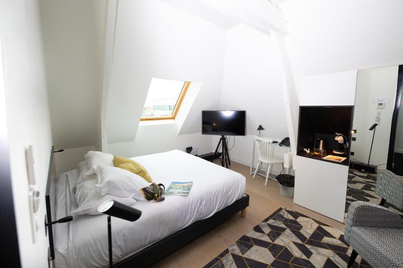 Standard Double Room image 1