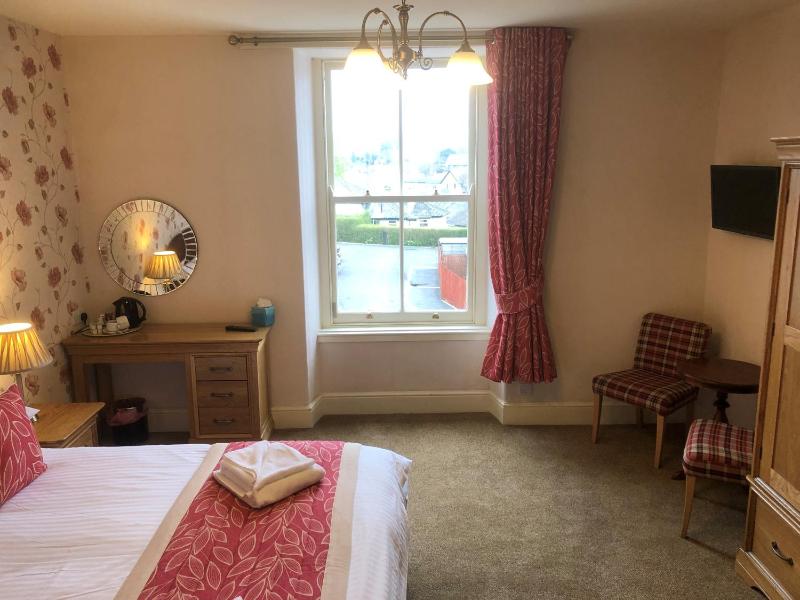 Double or Twin Room with Mountain View image 1