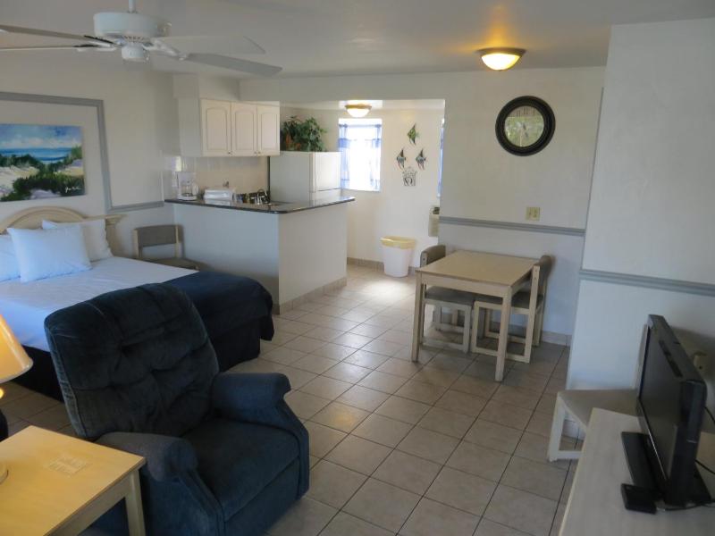 Deluxe Double Room with Two Double Beds image 4