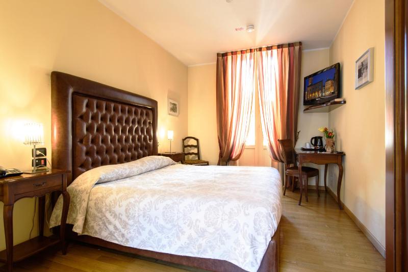 Double Room image 1