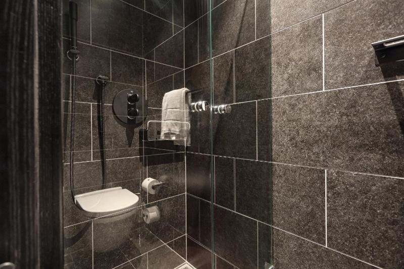 Standard Single Room image 4
