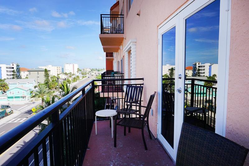 One-Bedroom Apartment image 2