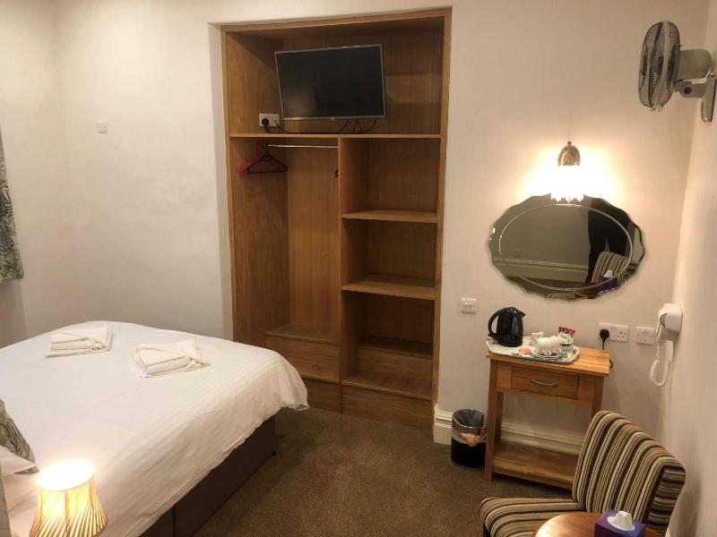 Standard Double Room image 4