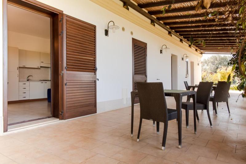 One-Bedroom Apartment image 4