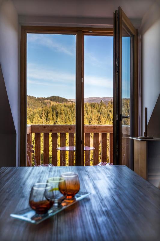 Apartment with Mountain View image 1