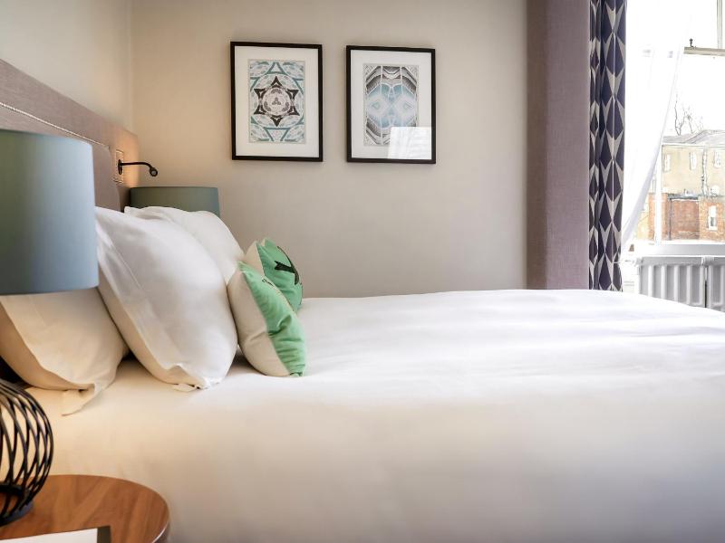 Superior Double Room image 4