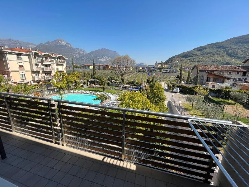 Apartment with Pool View  image 3