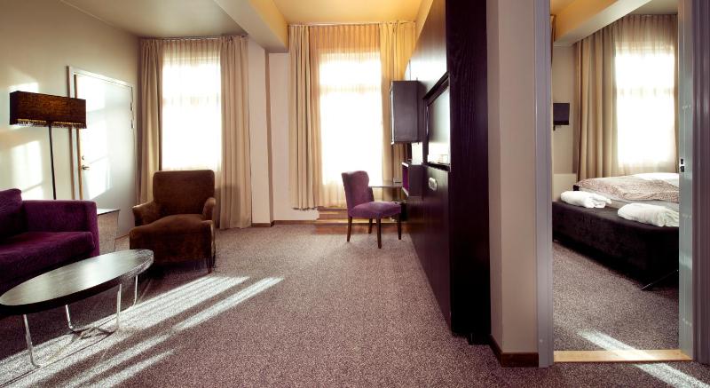 Deluxe Double Room image 4