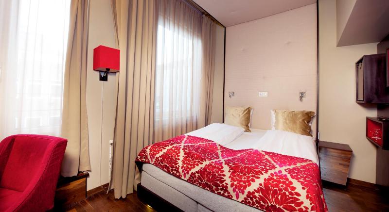 Standard Double Room image 1