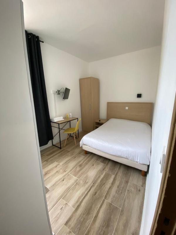 Economy Double Room image 4