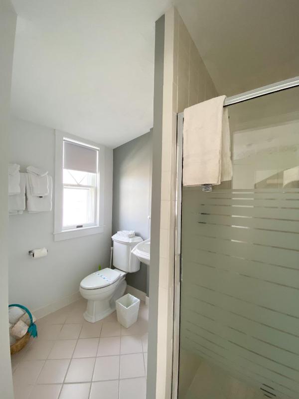 Double Room with One Double Bed– 306 image 3