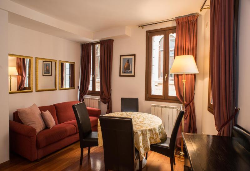 Randa - Two-Bedroom Apartment with Canal View image 1