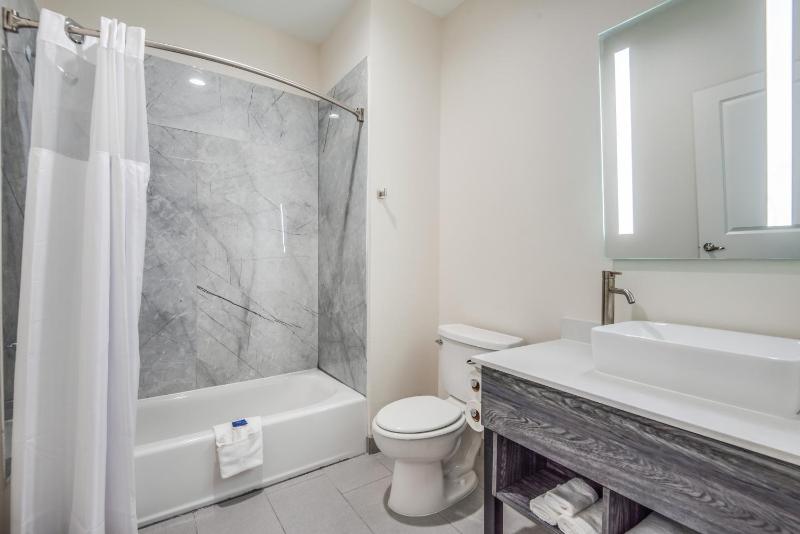 Americas Best Value Inn & Suites Houston at Hwy 6 - image 26