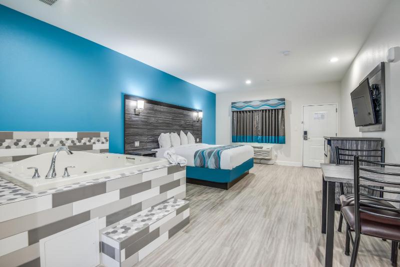 Americas Best Value Inn & Suites Houston at Hwy 6 - image 21