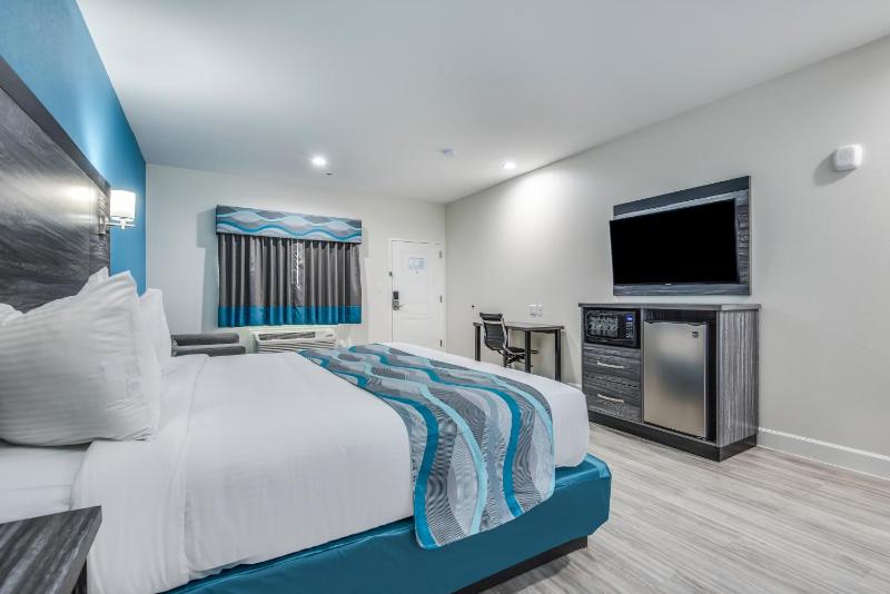 Americas Best Value Inn & Suites Houston at Hwy 6 - image 12