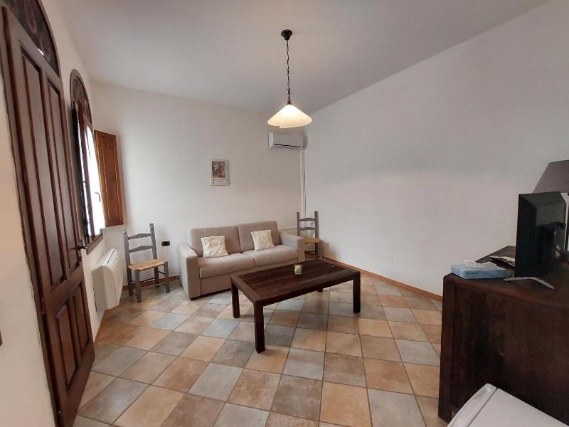 Classic Double Room image 2