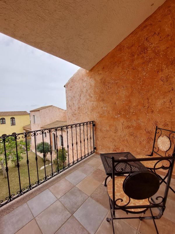 Suite with Balcony - Split Level image 4