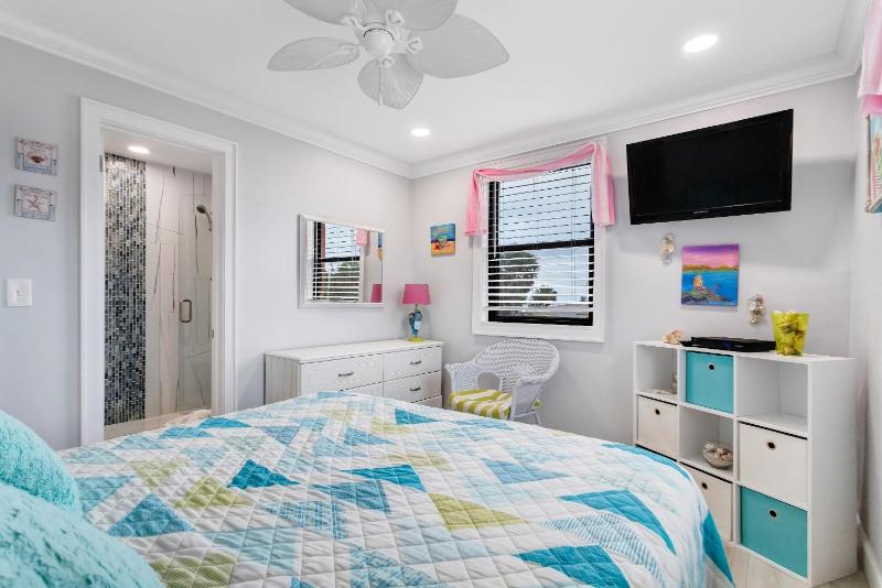 One-Bedroom Apartment image 3